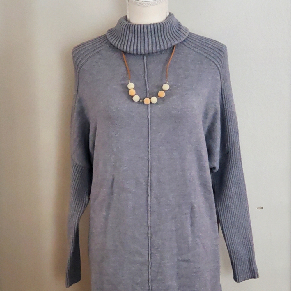 Pullover turtle neck sweater